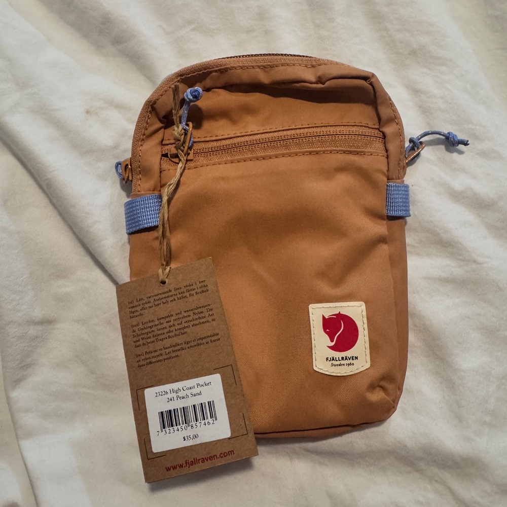 Fjällräven- High Coast Pocket in Peach Sand